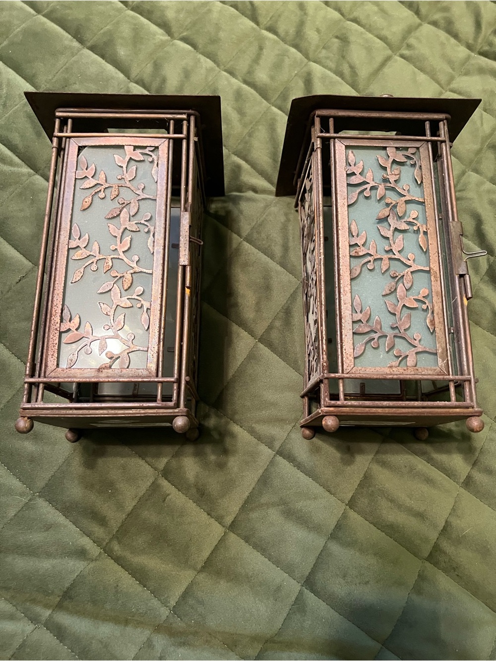 Decorative Metal Lantern Pair in Bronze with Leaf Motif